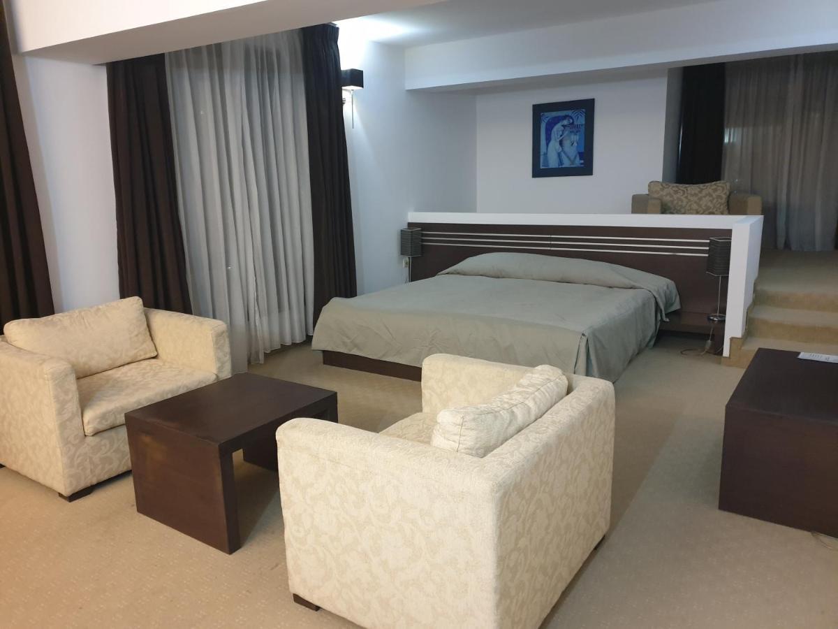 Hotel Presidivm Palace 洛维奇 外观 照片