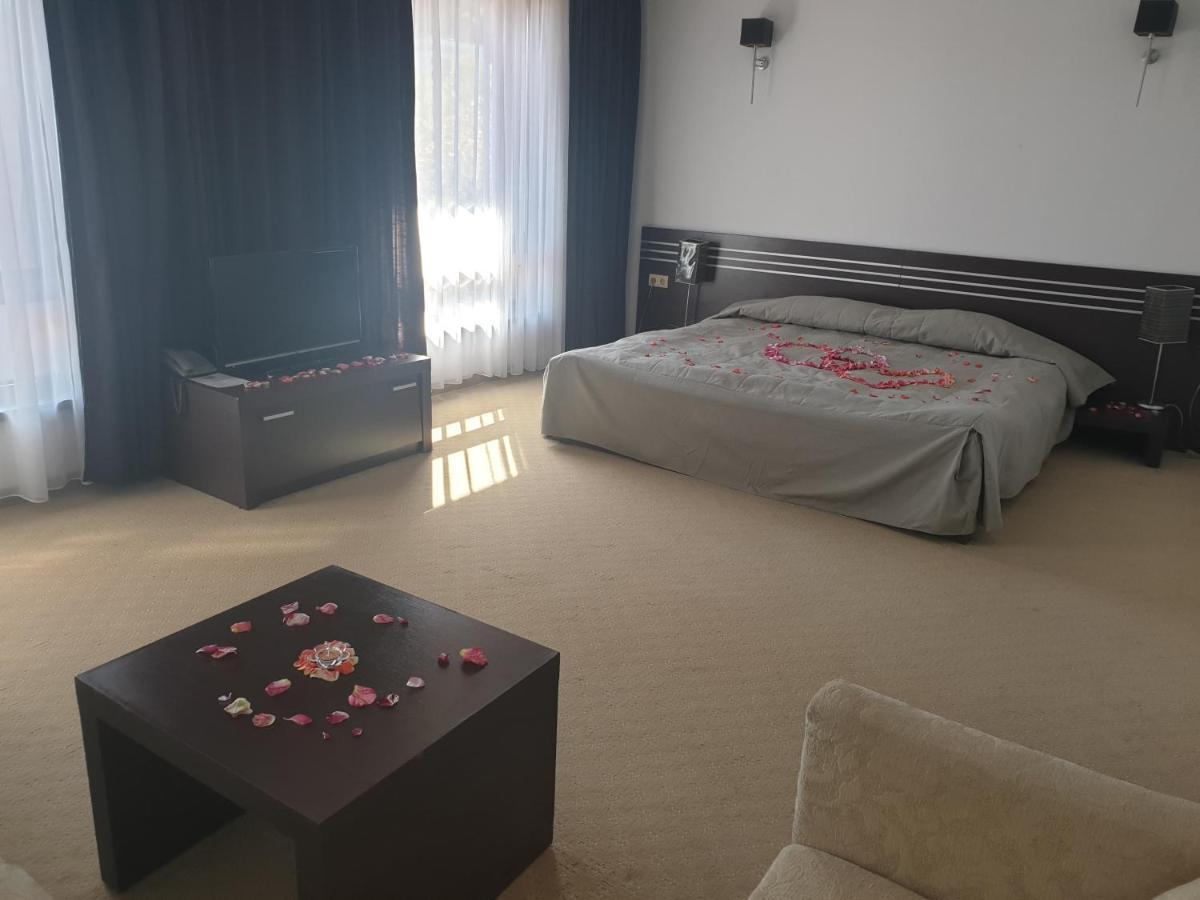 Hotel Presidivm Palace 洛维奇 外观 照片
